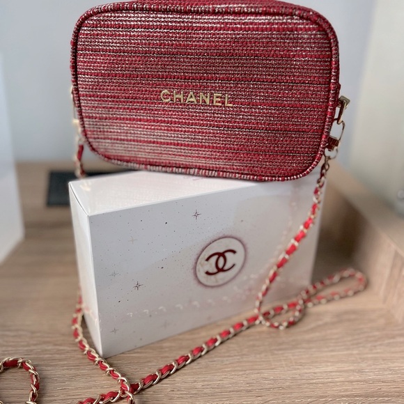 Chanel Holiday Woven Cosmetic Gold & Red Crossbody Bag - Picture 1 of 5